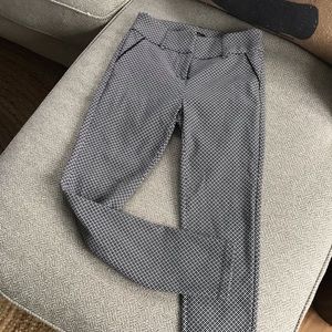 Textured print, stretchy dress pant